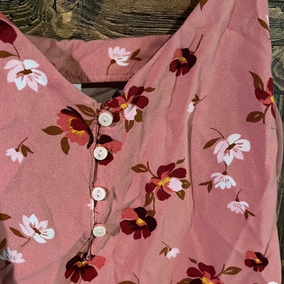 Floral Sleeveless - Picture 2 of 3